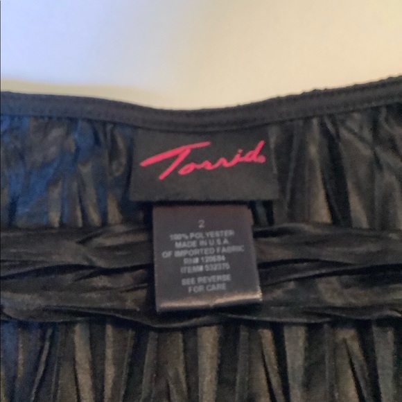 Torrid Crinkle Top Cap Sleeve Banded Low Back 2X - Picture 6 of 8